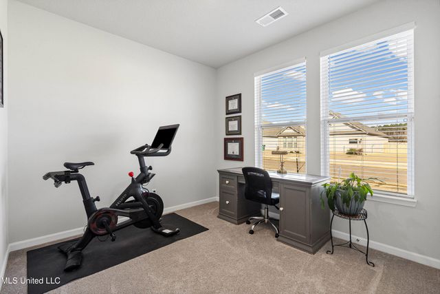 44 Harvest Dance Drive, Byhalia, MS 38611