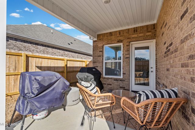 44 Harvest Dance Drive, Byhalia, MS 38611