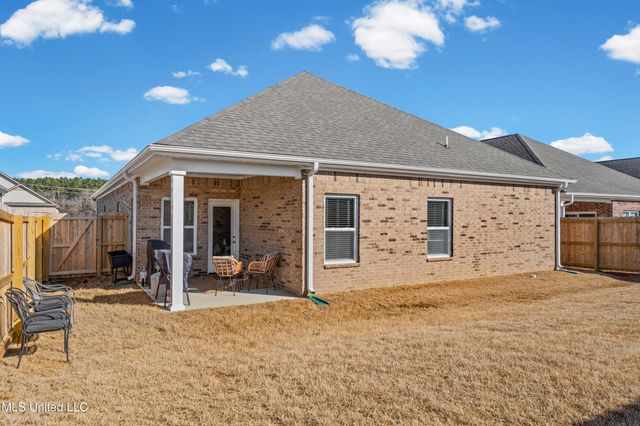44 Harvest Dance Drive, Byhalia, MS 38611