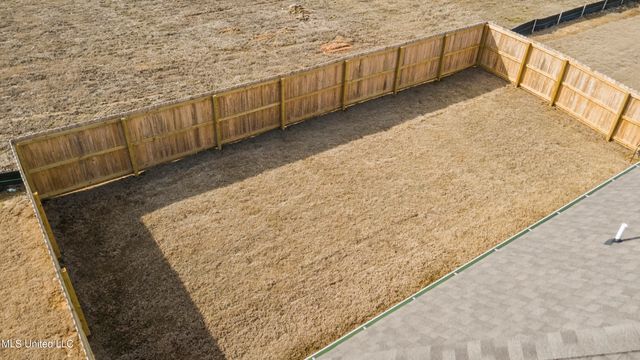 44 Harvest Dance Drive, Byhalia, MS 38611