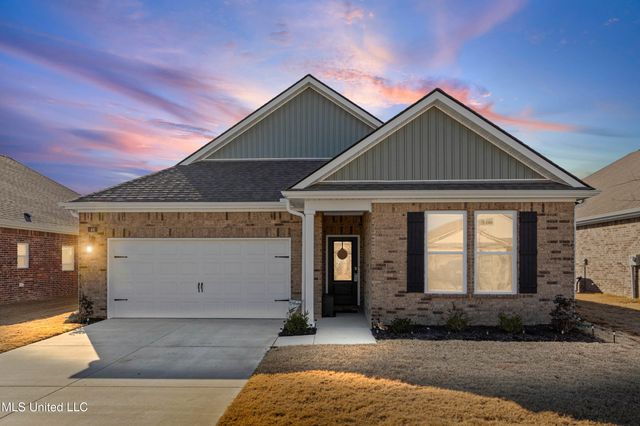 44 Harvest Dance Drive, Byhalia, MS 38611