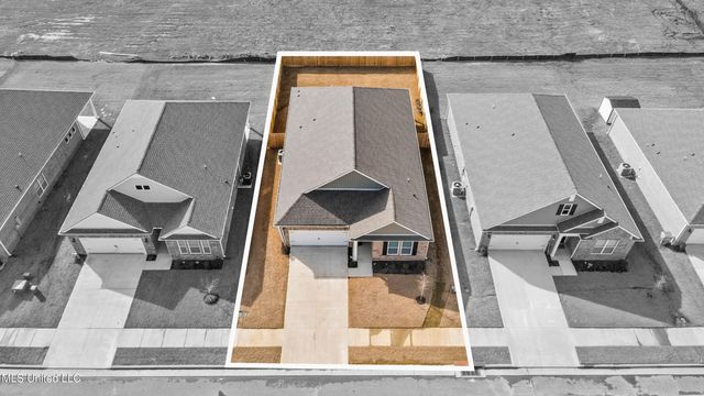 44 Harvest Dance Drive, Byhalia, MS 38611