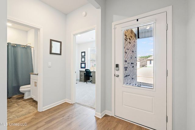 44 Harvest Dance Drive, Byhalia, MS 38611