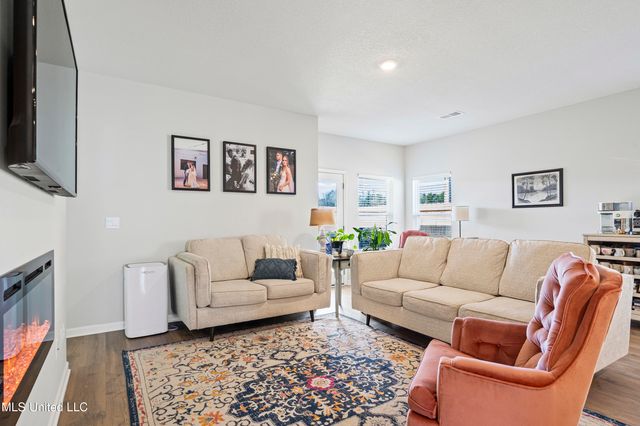 44 Harvest Dance Drive, Byhalia, MS 38611