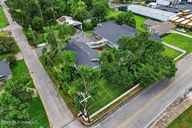 3618 Bellview Avenue, Moss Point, MS 39563