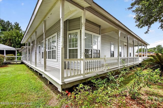 3618 Bellview Avenue, Moss Point, MS 39563