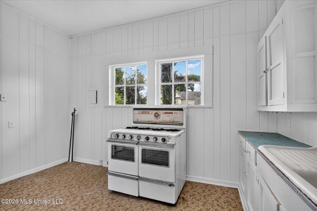 3618 Bellview Avenue, Moss Point, MS 39563