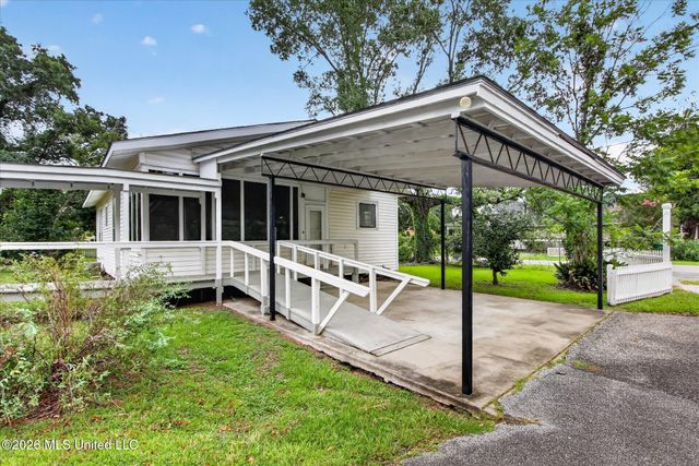 3618 Bellview Avenue, Moss Point, MS 39563