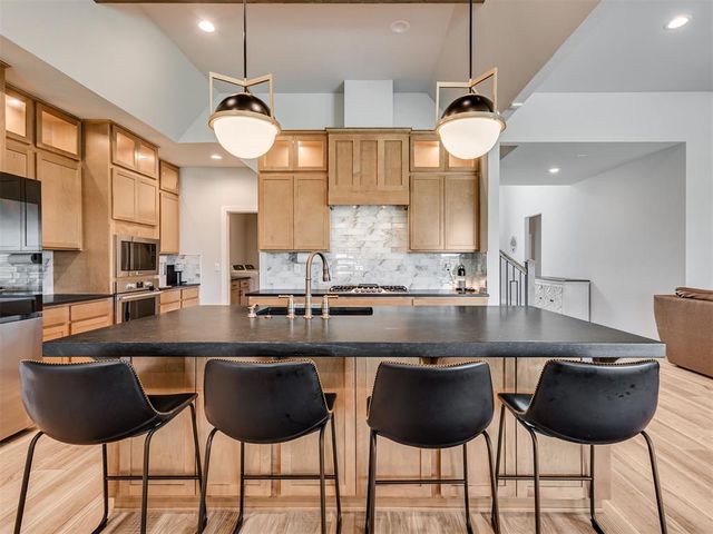 14217 White Falls Lane, Edmond, OK 73025