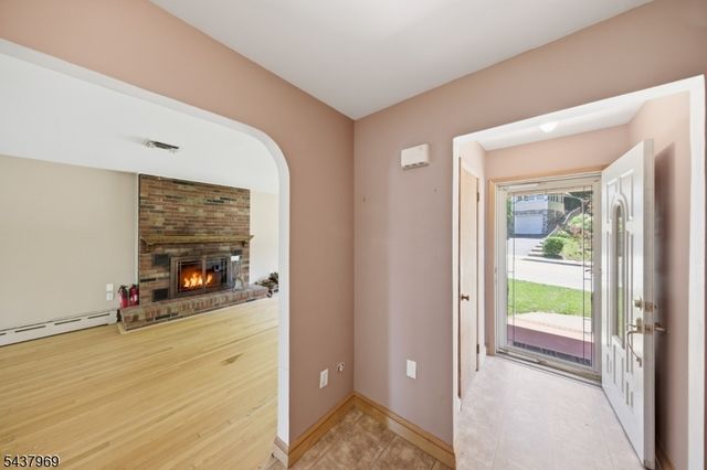 11 Koclas Dr, Netcong Boro, NJ 07857