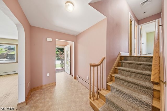 11 Koclas Dr, Netcong Boro, NJ 07857