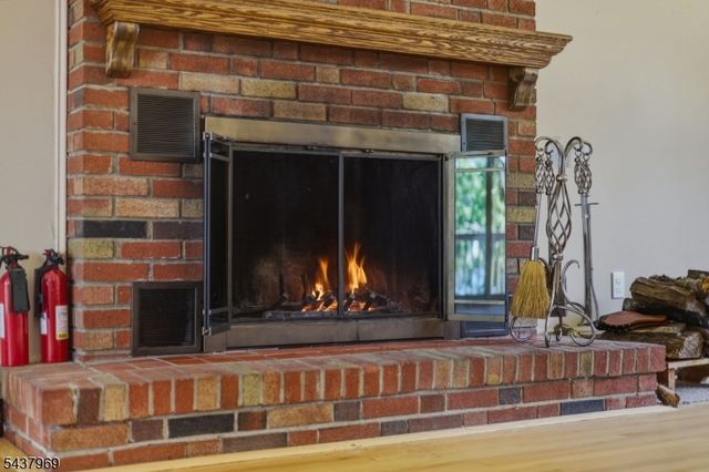 11 Koclas Dr, Netcong Boro, NJ 07857