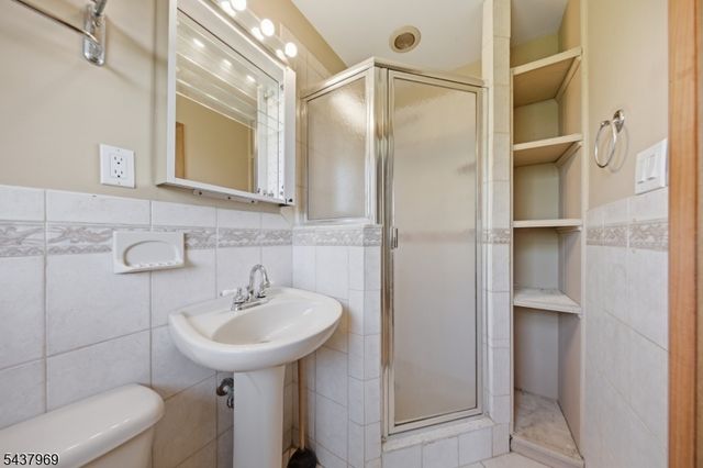 11 Koclas Dr, Netcong Boro, NJ 07857