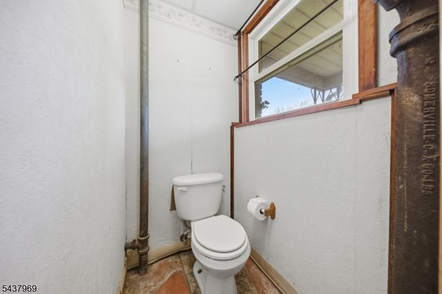 11 Koclas Dr, Netcong Boro, NJ 07857