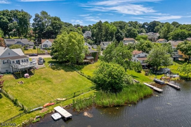 11 Koclas Dr, Netcong Boro, NJ 07857