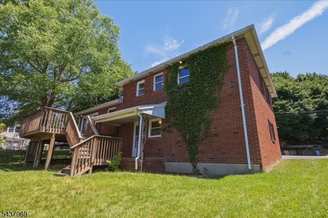 11 Koclas Dr, Netcong Boro, NJ 07857