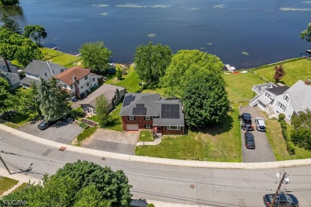 11 Koclas Dr, Netcong Boro, NJ 07857