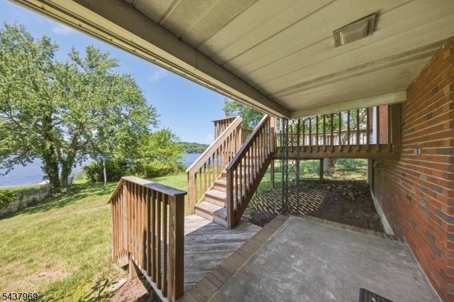 11 Koclas Dr, Netcong Boro, NJ 07857