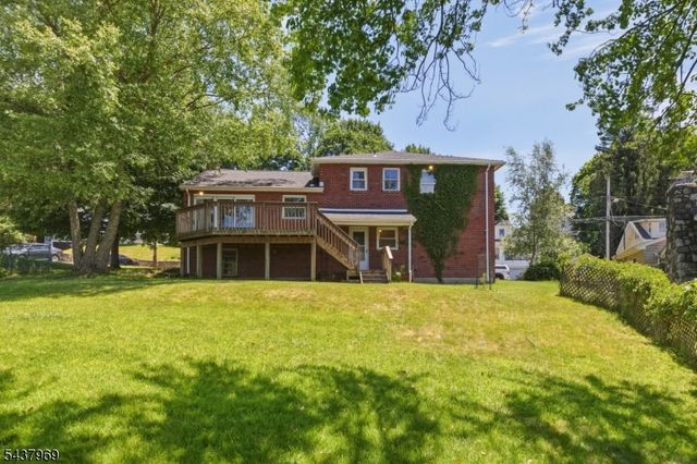 11 Koclas Dr, Netcong Boro, NJ 07857