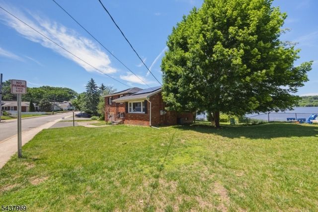 11 Koclas Dr, Netcong Boro, NJ 07857