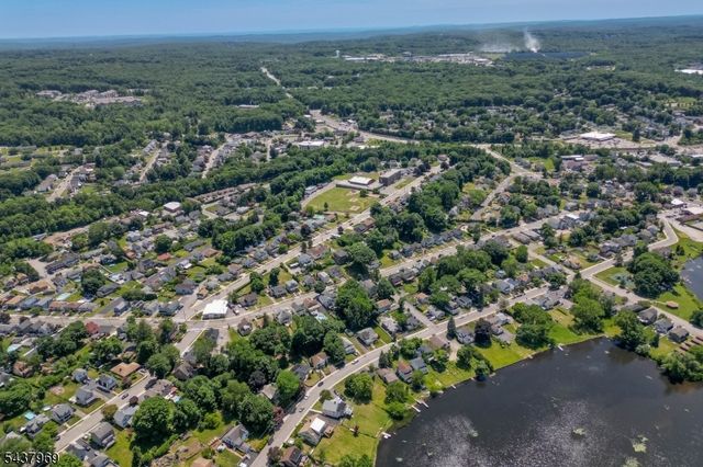 11 Koclas Dr, Netcong Boro, NJ 07857