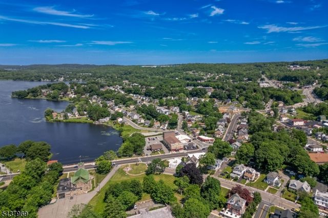 11 Koclas Dr, Netcong Boro, NJ 07857