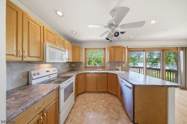 11 Koclas Dr, Netcong Boro, NJ 07857