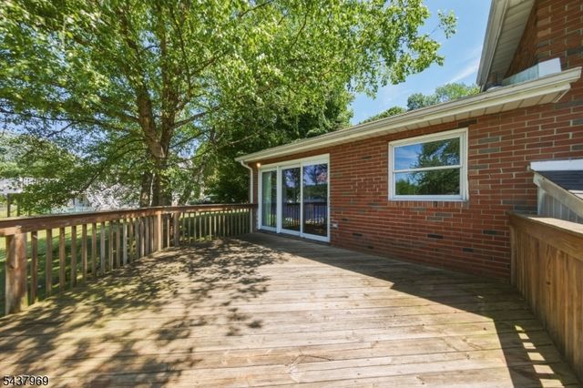 11 Koclas Dr, Netcong Boro, NJ 07857