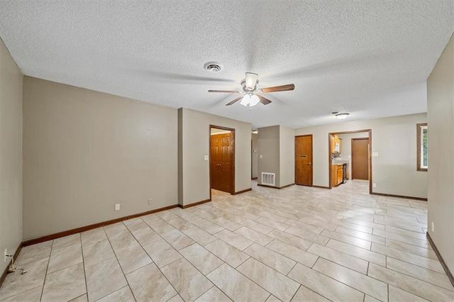 2901 Wayne Avenue, Kansas City, MO 64109