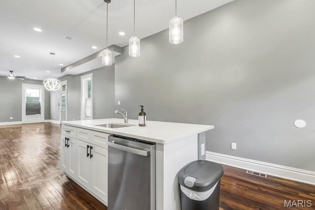 2827 Oregon Avenue, St Louis, MO 63118