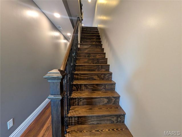 2827 Oregon Avenue, St Louis, MO 63118
