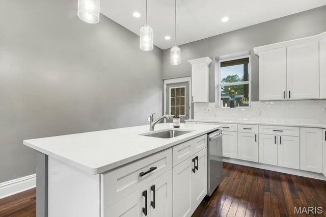 2827 Oregon Avenue, St Louis, MO 63118