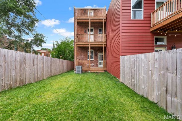 2827 Oregon Avenue, St Louis, MO 63118