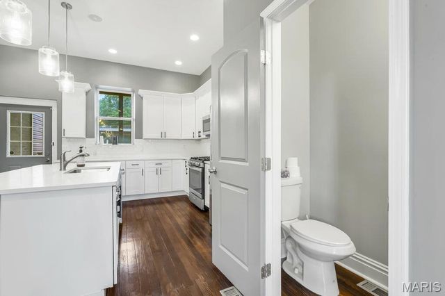 2827 Oregon Avenue, St Louis, MO 63118