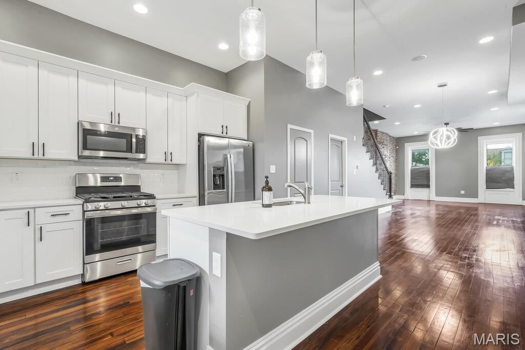 2827 Oregon Avenue, St Louis, MO 63118
