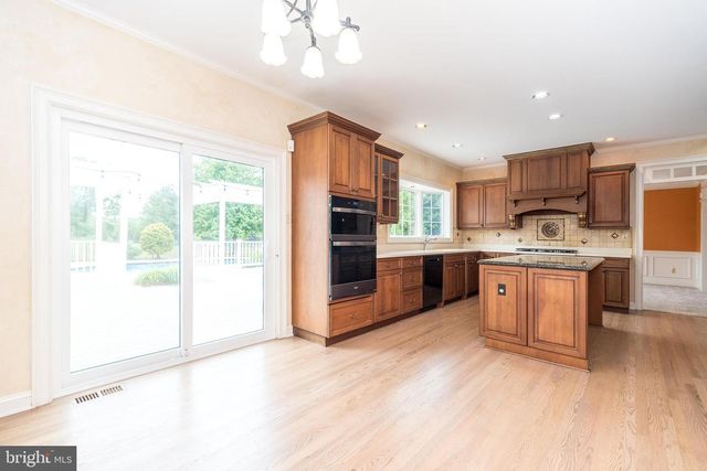 2560 COUNTRY VIEW LN, Harleysville, PA 19438