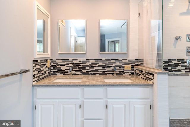 2560 COUNTRY VIEW LN, Harleysville, PA 19438