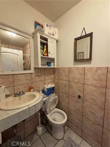 10821 Compton, Los Angeles, CA 90059