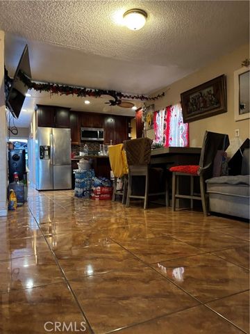 10821 Compton, Los Angeles, CA 90059