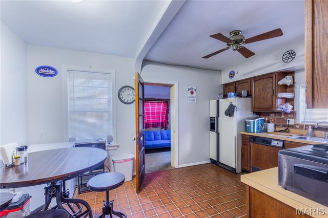 3725 Phillips Place, St Louis, MO 63116