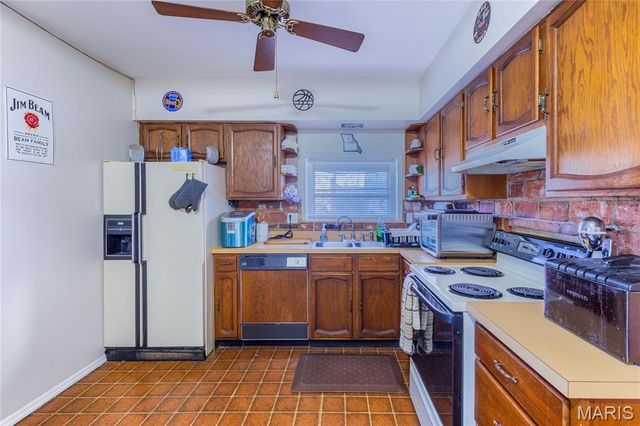 3725 Phillips Place, St Louis, MO 63116