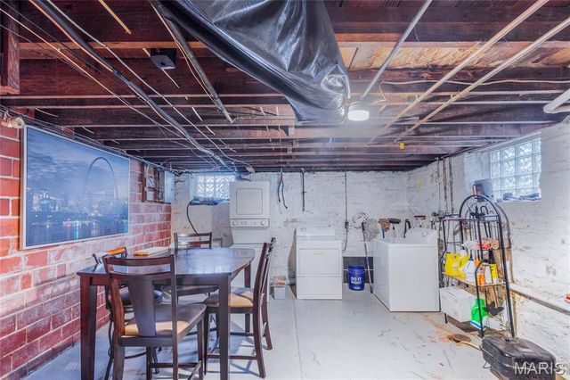 3725 Phillips Place, St Louis, MO 63116