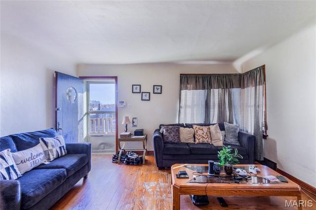 3725 Phillips Place, St Louis, MO 63116