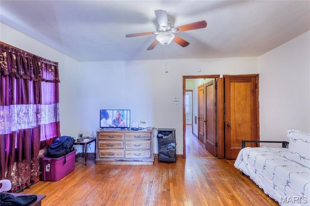 3725 Phillips Place, St Louis, MO 63116