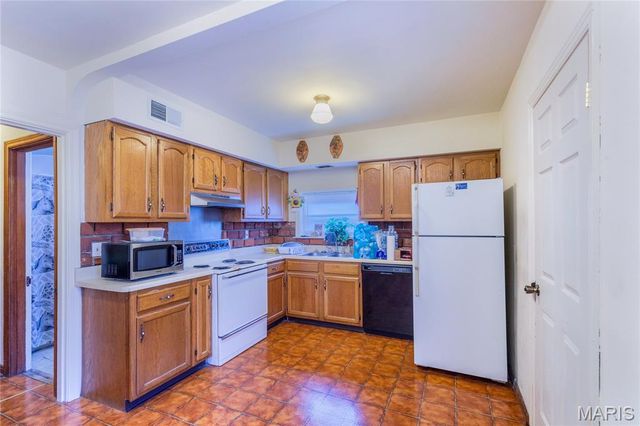 3725 Phillips Place, St Louis, MO 63116