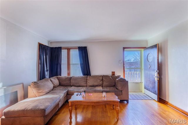 3725 Phillips Place, St Louis, MO 63116