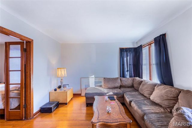 3725 Phillips Place, St Louis, MO 63116