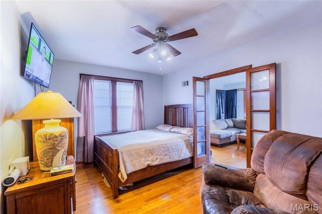 3725 Phillips Place, St Louis, MO 63116