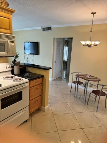 2171 NE 66th Street 801, Fort Lauderdale, FL 33308