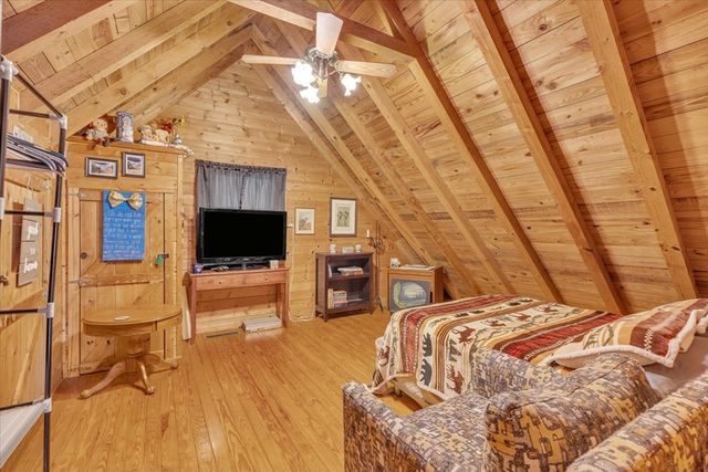 402 Sun Mountain Dr, Chatsworth, GA 30705